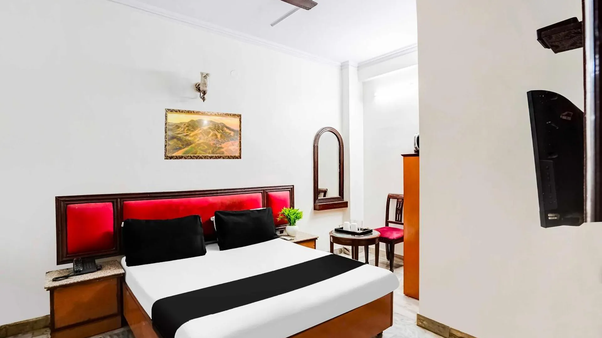 Collection O Collection O Paharganj Near Railway Station Hotel Anachal 3*,